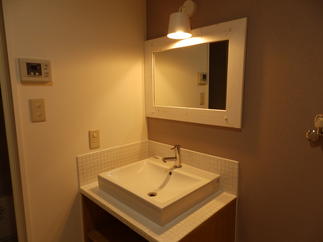 手作りの洗面化粧台