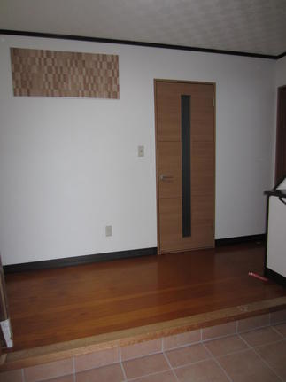 玄関床タイル LIXIL コンテⅡ、　壁タイル　LIXILエコカラットプラス 