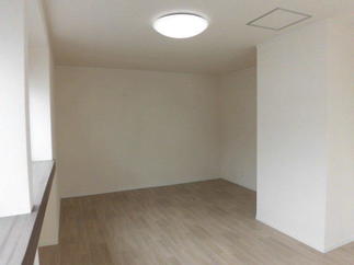 3階は仕切らず広々空間に