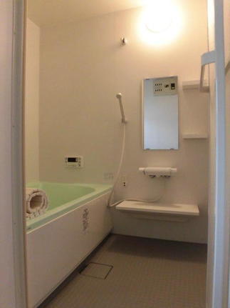 限られたスペースにもぴったり納まるバスルーム