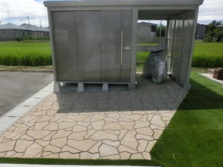 駐輪場付き物置周辺