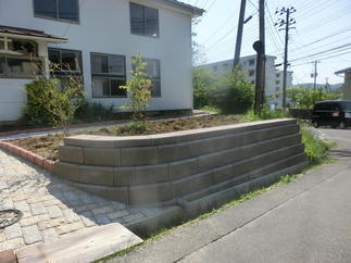 土留めはブロック積でおしゃれに！