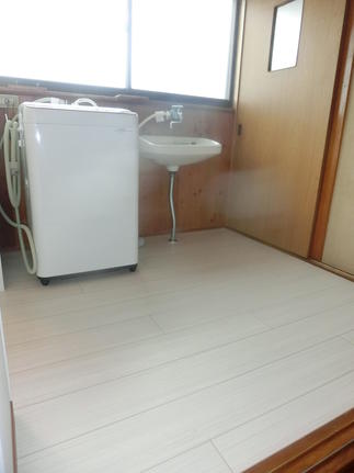 洗面所の床はクッションフロアに