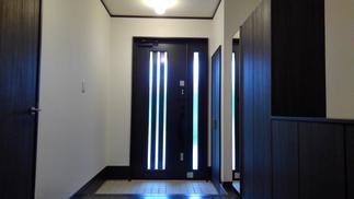 収納たっぷりの玄関