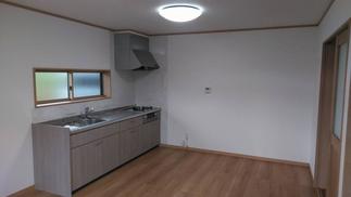 奥様ご希望の壁付けキッチン