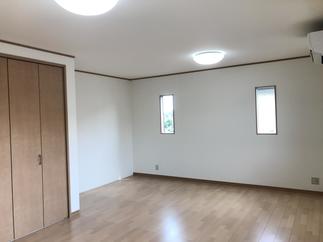 収納の多い寝室です。