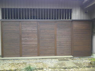 【古河市】無垢杉の鏡板がかっこいい雨戸の完成です