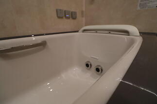 あたたまる湯のベールで、心からリラックスできる　「アクアフィール」