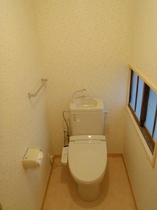 お客様がこだわった暖かみのあるトイレに仕上がりました(^^)
