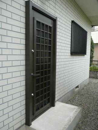 リシェント勝手口ドアに交換しました。　