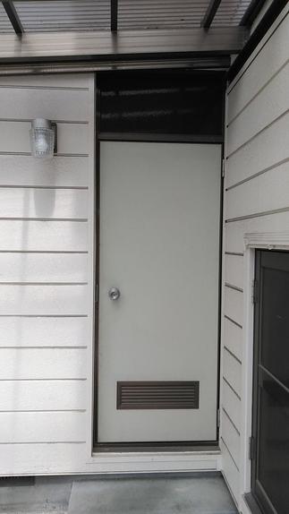 キッチン【施工前】～勝手口～