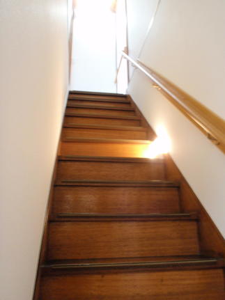 階段手すりを取付、安全第一