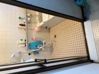 浴室ドアの入口が...