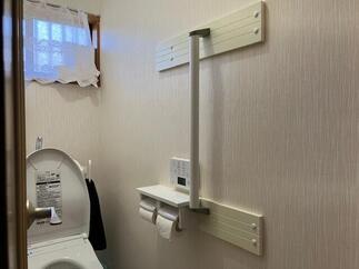トイレにも手すり