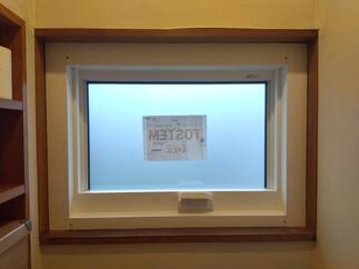 トイレ窓リプラス設置