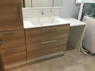 1F脱衣場・洗面化粧台