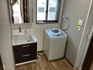 1F脱衣場　洗面化粧台