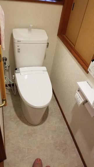 既設の8リットルタンクが今回の便器交換で5リットルに節約。２日間で風呂桶２杯分も節水になるんです。