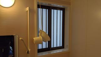 浴室改修時に窓枠そのままでも断熱ガラスに交換可能ですが今回は窓まるごと交換となりました。