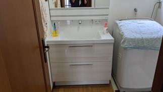 洗面化粧台は節湯水栓を採用しています。