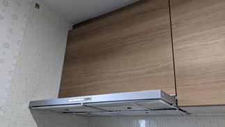 正面パネルも扉同色の換気フード