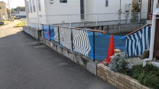 フェンス代りに介護にも有効な手摺設置