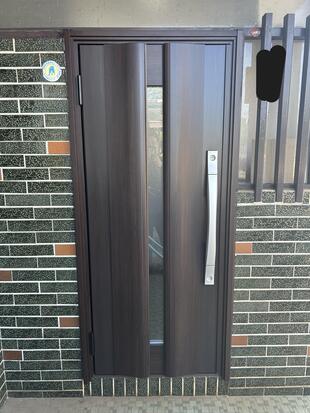 木製ドアからも一日で交換可能玄関ドア　リシェント