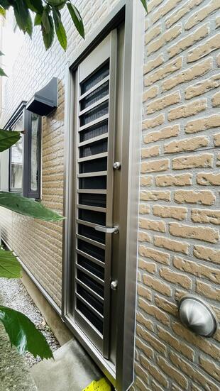 丈夫で安心勝手口ドア　リシェント