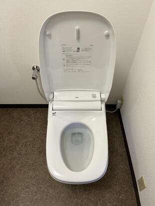 手軽なお手入れでキレイが続くトイレへ～サティスX
