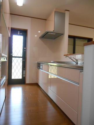 開放的なオープンキッチンで家族のコミュニケーションが広がります