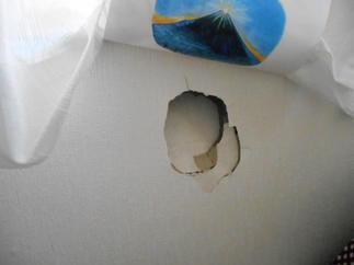 リビングの壁穴、補修