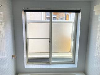 浴室窓　before