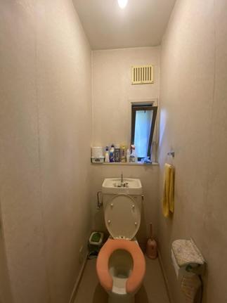 トイレもリニューアル　BEFORE