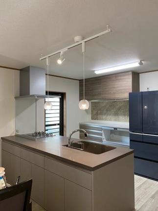 リビングと一体感のあるキッチン