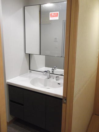 洗面化粧台入替え