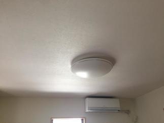 洋間　天井
