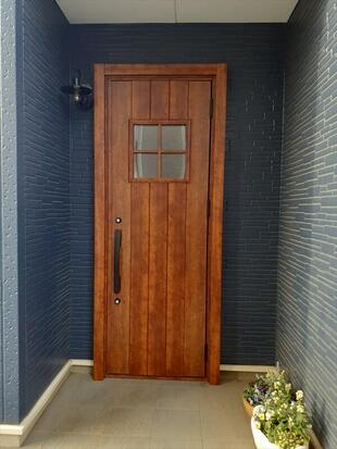 玄関ドア工事(川越市)  断熱仕様でお気に入りのデザインの玄関に