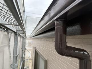 外壁塗装　軒天・雨樋塗装