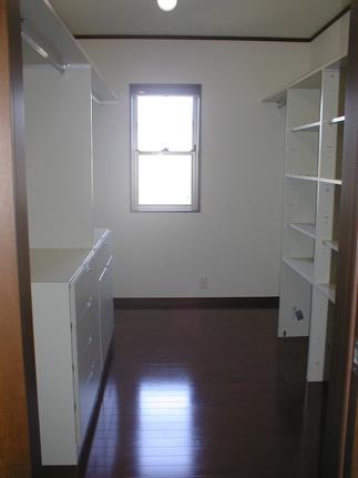 納戸のシステム収納