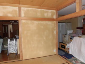 珪藻土壁を塗り終えたところです