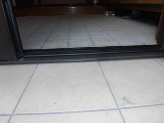 リシェントドア枠取付後の敷居段差