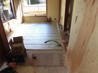 床暖房パネル敷設