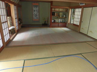 下地ベニヤの張り替え