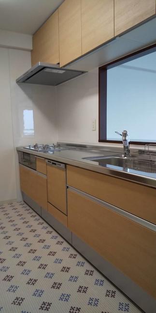 【ナチュラルの中にも遊び心のあるキッチン】