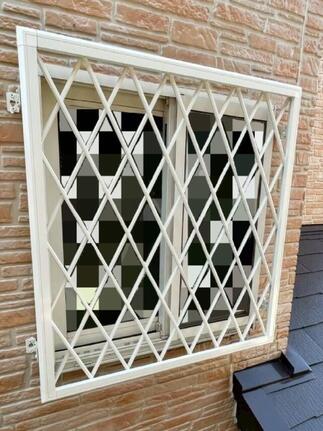 面格子《YKK AP ラチス面格子 2LA(壁付タイプ) 》