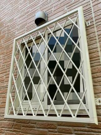 面格子《YKK AP ラチス面格子 2LA(壁付タイプ) 》