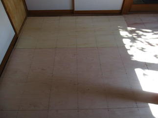 床暖房工事後コンパネ下地工事後