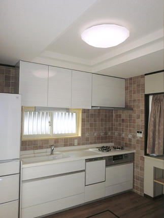 リフォーム後は明るく広々とした空間になったキッチン