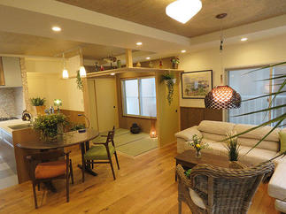 LDKは対面式のI型キッチンを設置して、約25帖のLDKに