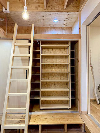 立体的に組んだオリジナル造作収納